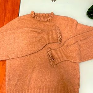 Super cute DOEN sweater